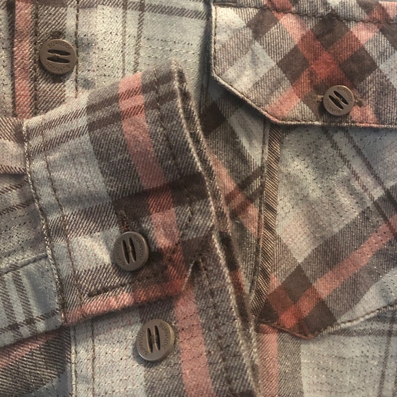 NEW⭐️ Button down long sleeve - Picture 4 of 7